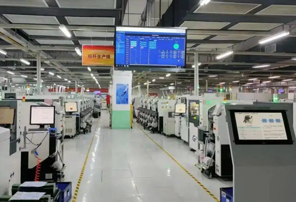 富士康深圳各園區(qū)暫停營運，備援廠區(qū)已調配降低營運影響